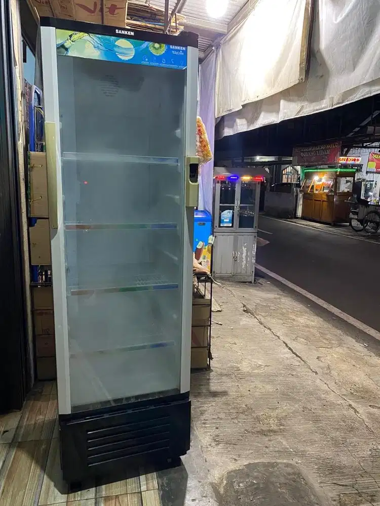 Showcase sanken 4 Rak