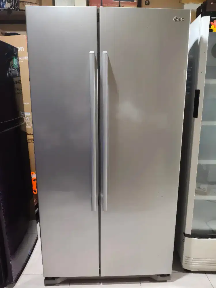 Kulkas LG Side by Side istimewa mulus,normal dan masih orisinil