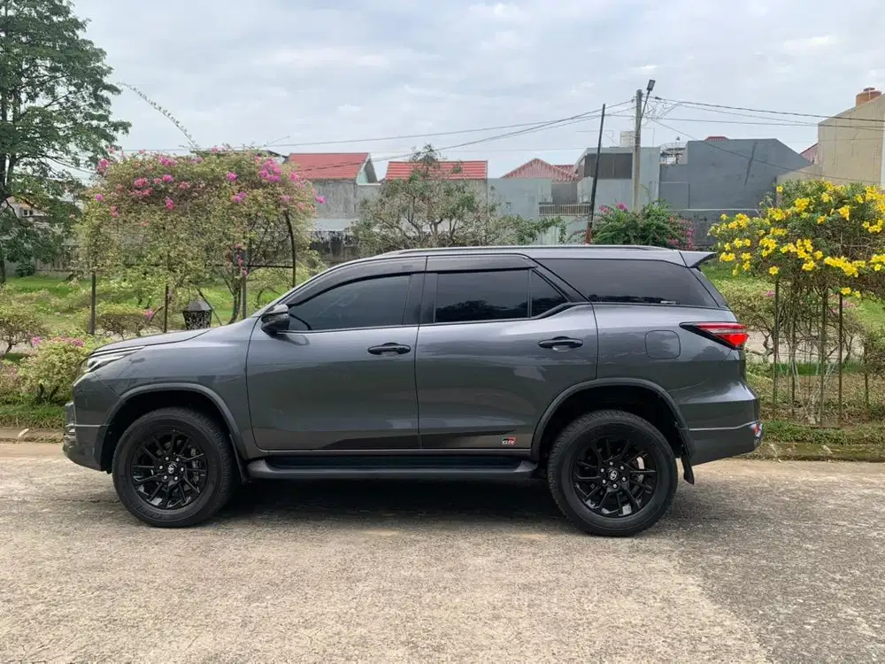 Toyota Fortuner GR Sport 2.8 Grey Th 2022