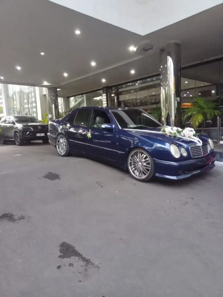 rental mobil pengantin or sewa wedding car alphard mercy