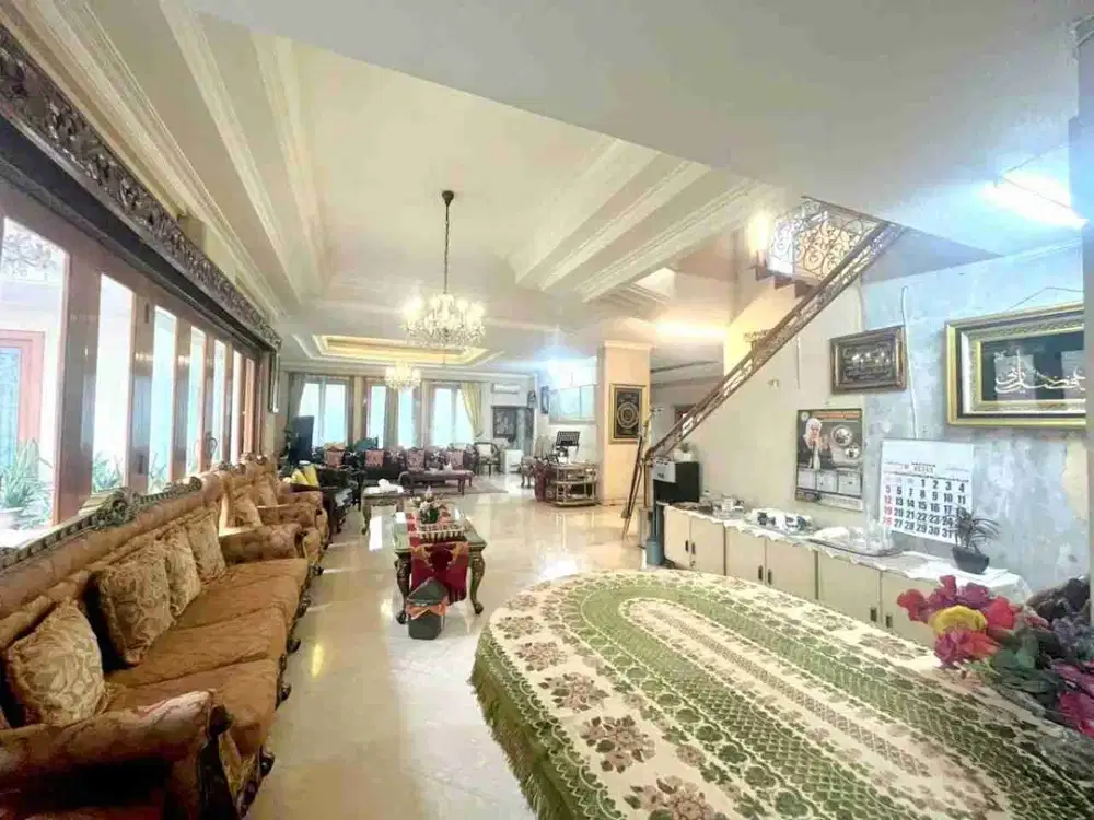 Dijual Cepat Rumah Mewah Hook |Bintaro Sektor 1 | 9 KT | Kolam Renang