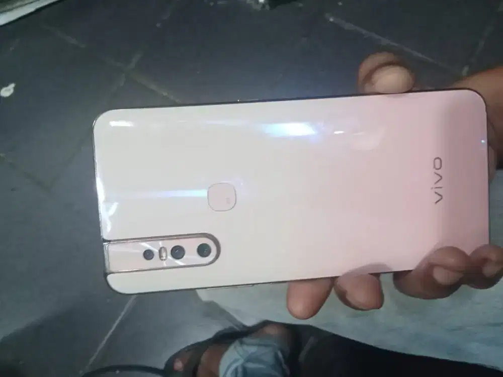 Vivo V15 8/256 gb