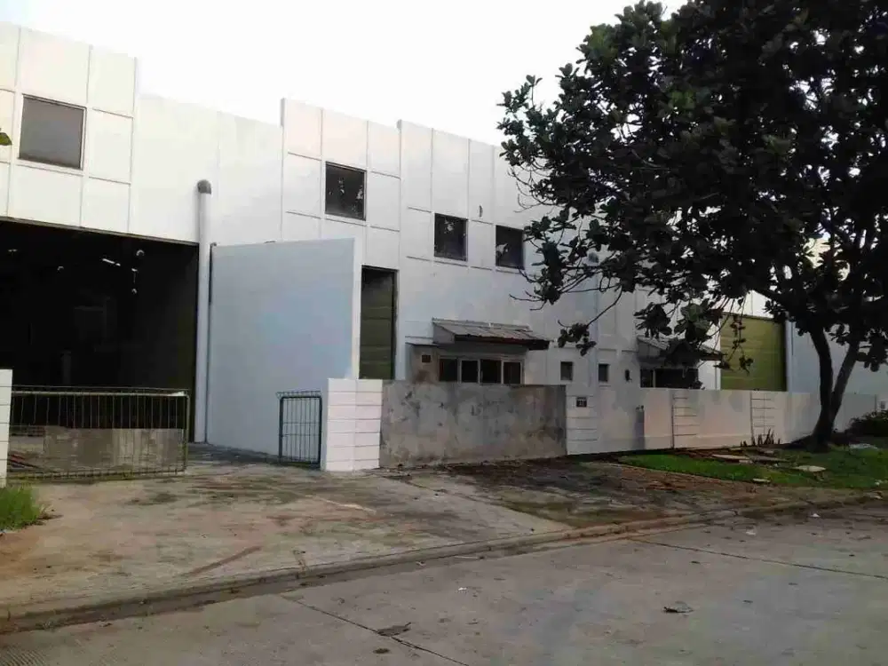 DISEWAKAN GUDANG TAMAN TEKNO BSD LUAS 1800 METER