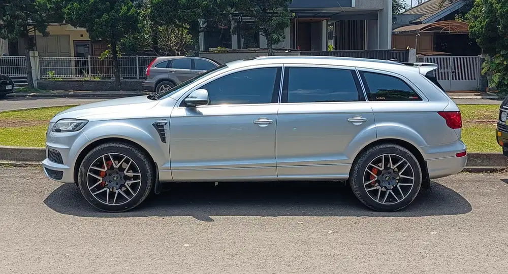 Audi Q7 2011 Bensin