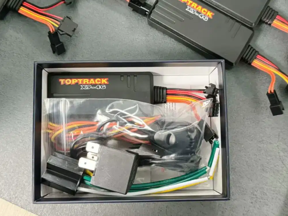 GPS TRACKER SUDAH TERMASUK BIAYA  PEMASANGAN