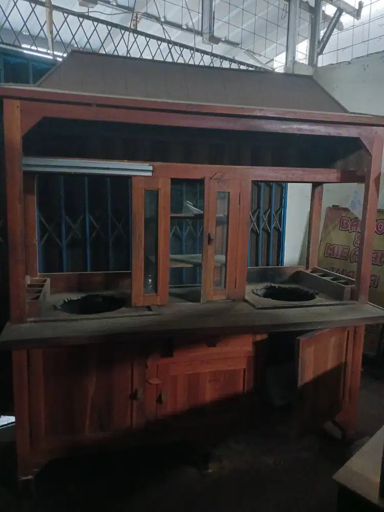 Gerobak bakso dan mie ayam,kondisi bagus,baru setahun pakai