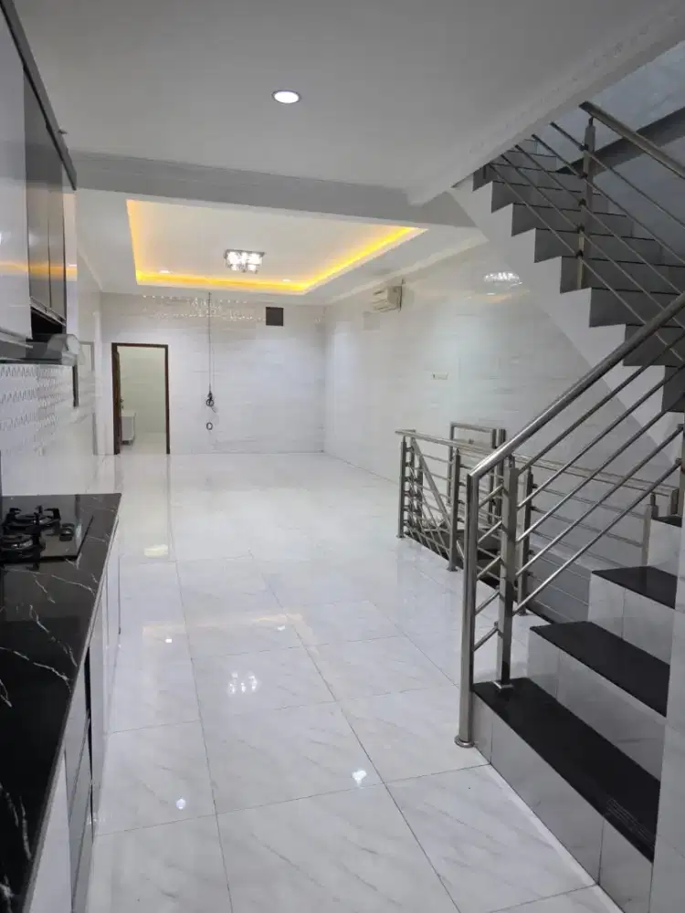 Jual Ruko 3 Lt Cantik Terawat Strategi Depan Jalan Raya Pejuang Bekasi