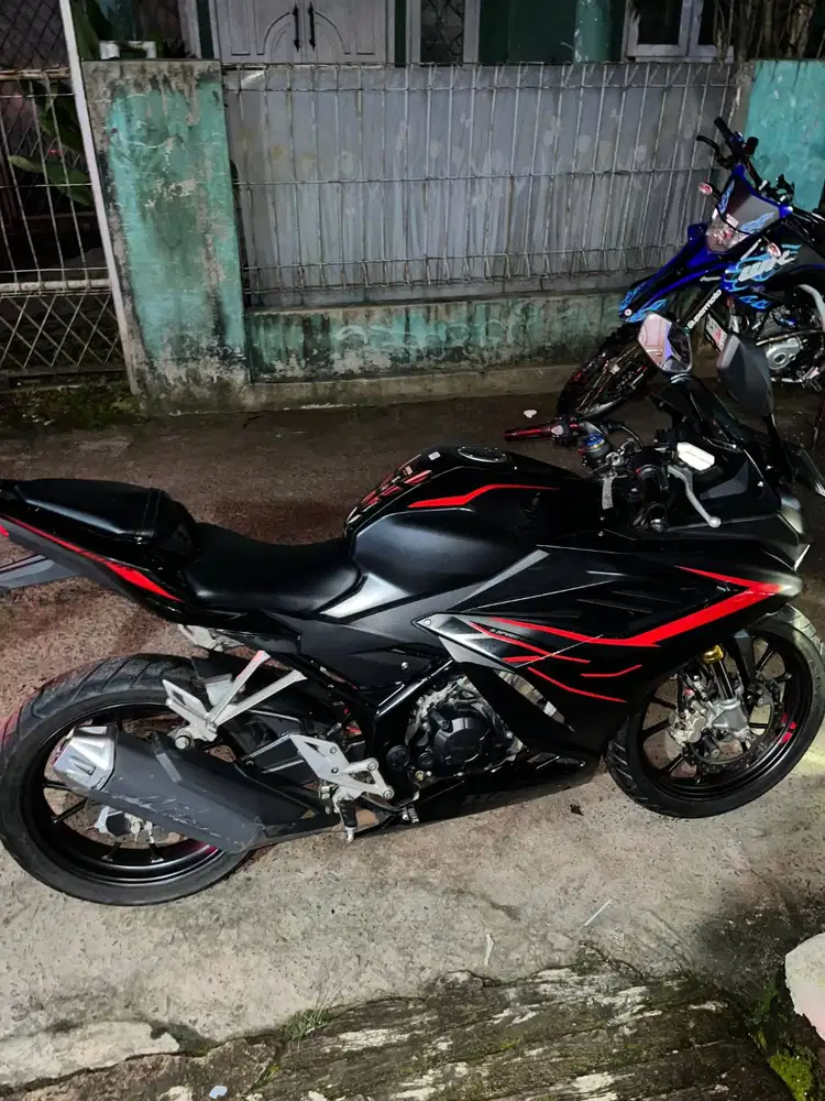 Honda CBR 150R ABS - Tahun 2022