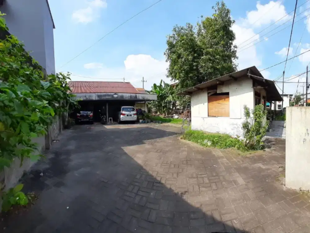 Rumah Hitung Tanah di Gayungan, Area Komersial Dekat Ahmad Yani, Surabaya