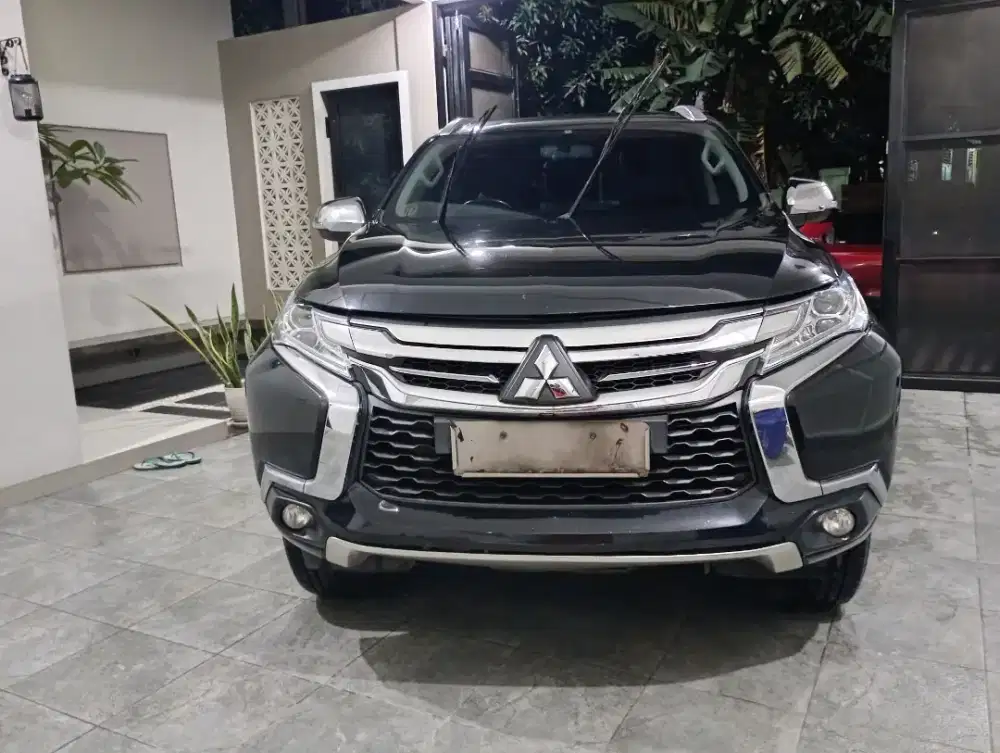 MITSUBISHI PAJERO EXCEED TH 2018 HITAM