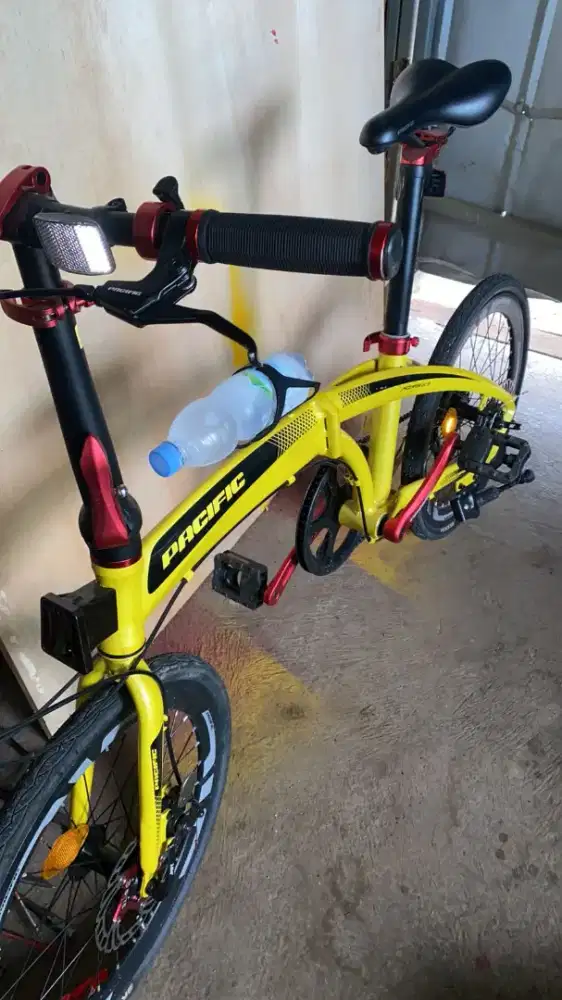 Sepeda lipat pacific