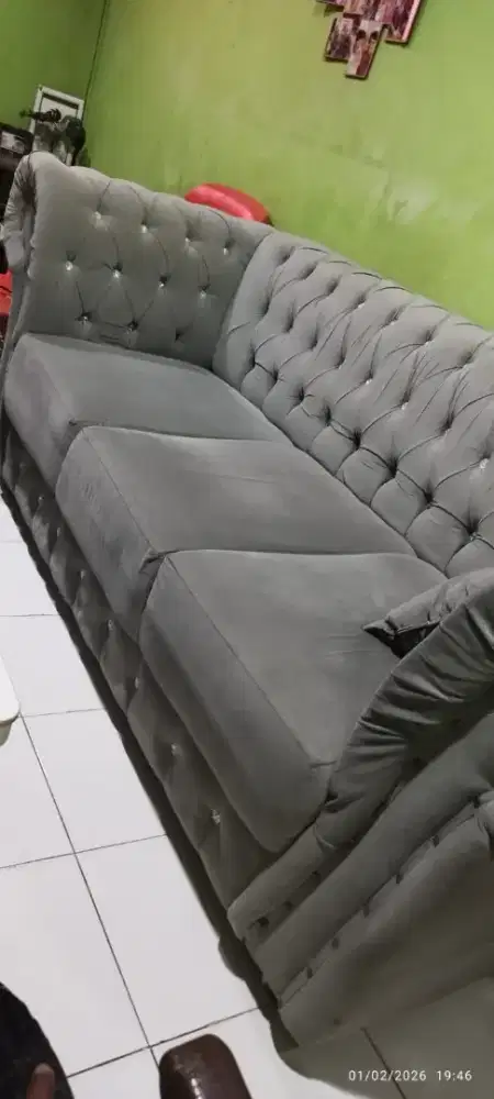 Dijual sofa+mejanya
