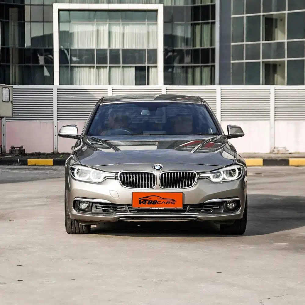 BMW 320i Luxury LCI 2.0 Matic 2018 Silver