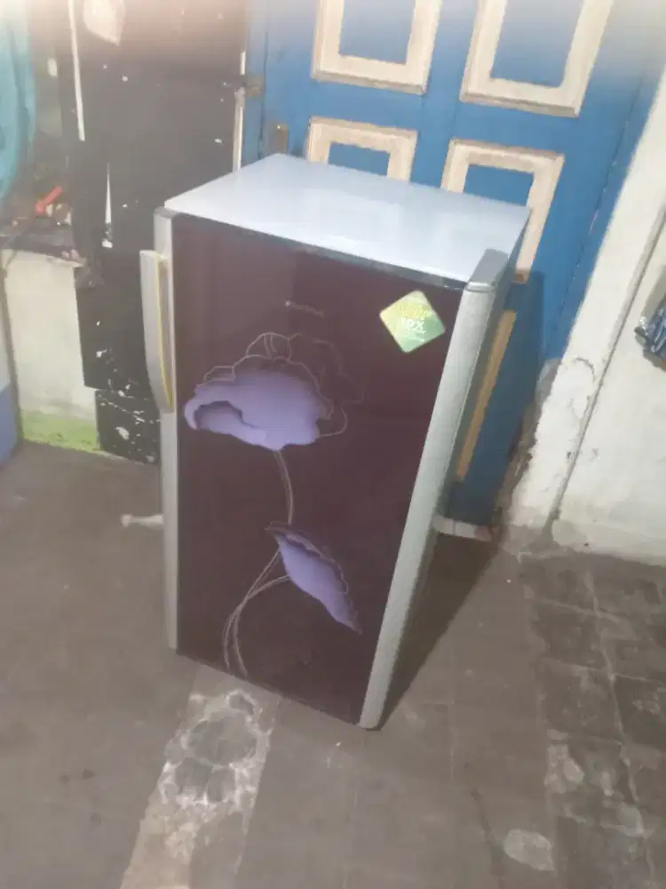 Jual kulkas Polytron beleza 1 pintu ukuran sdang msin ori bisa di antr