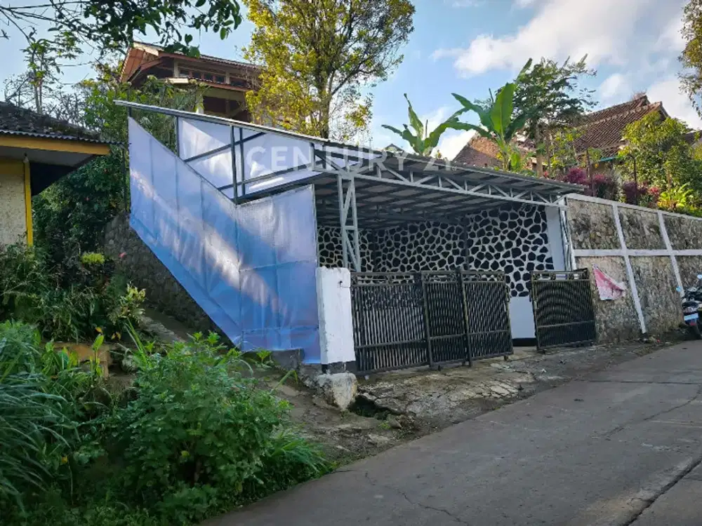 013- VILLA ASRI TERAWAT DI CIWIDEY DKT OBYEK WISATA PARALANGGON