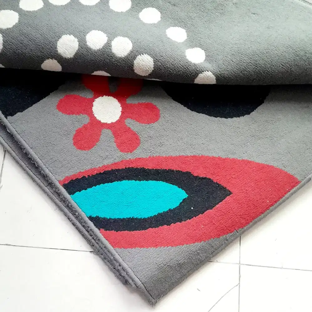 Permadani karpet size jumbo motif. Size 312 x 210cm. Second oke. Murah