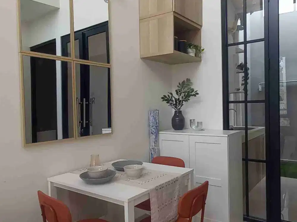 Tinggal Bawa Koper dan Uang