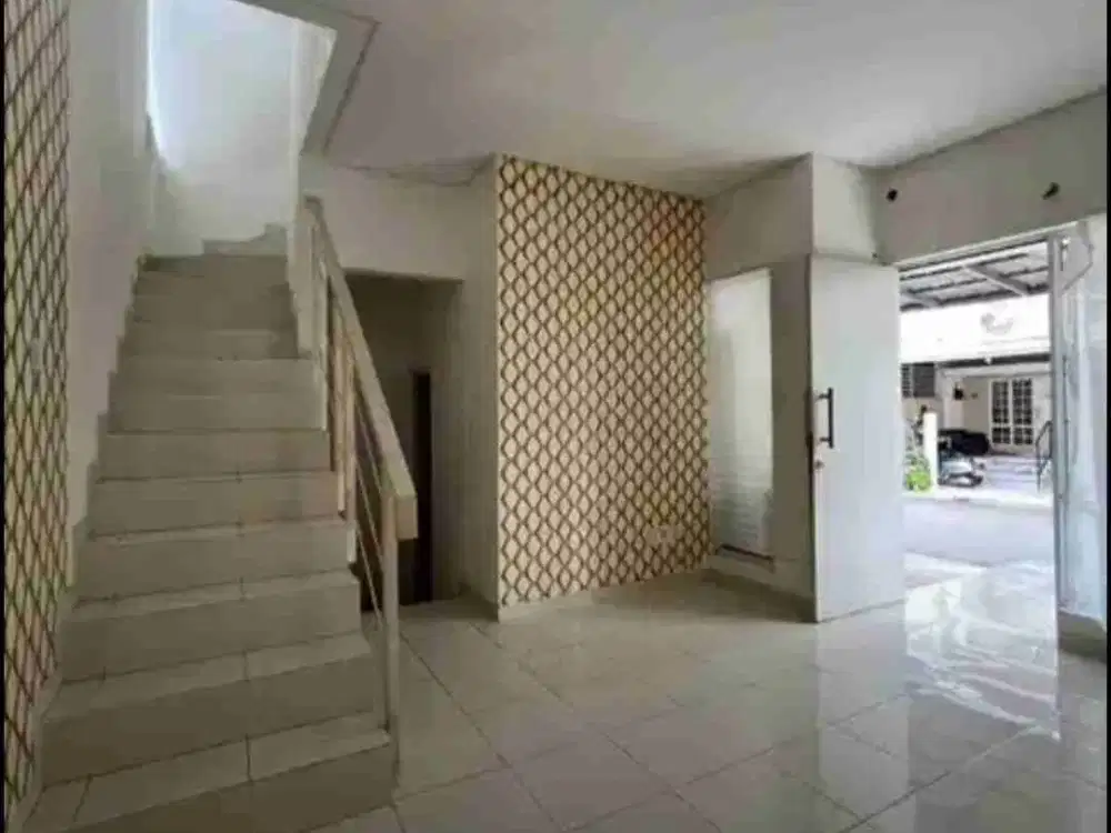 DI sewakan rumah 2 lantai siap huni paradise serpong