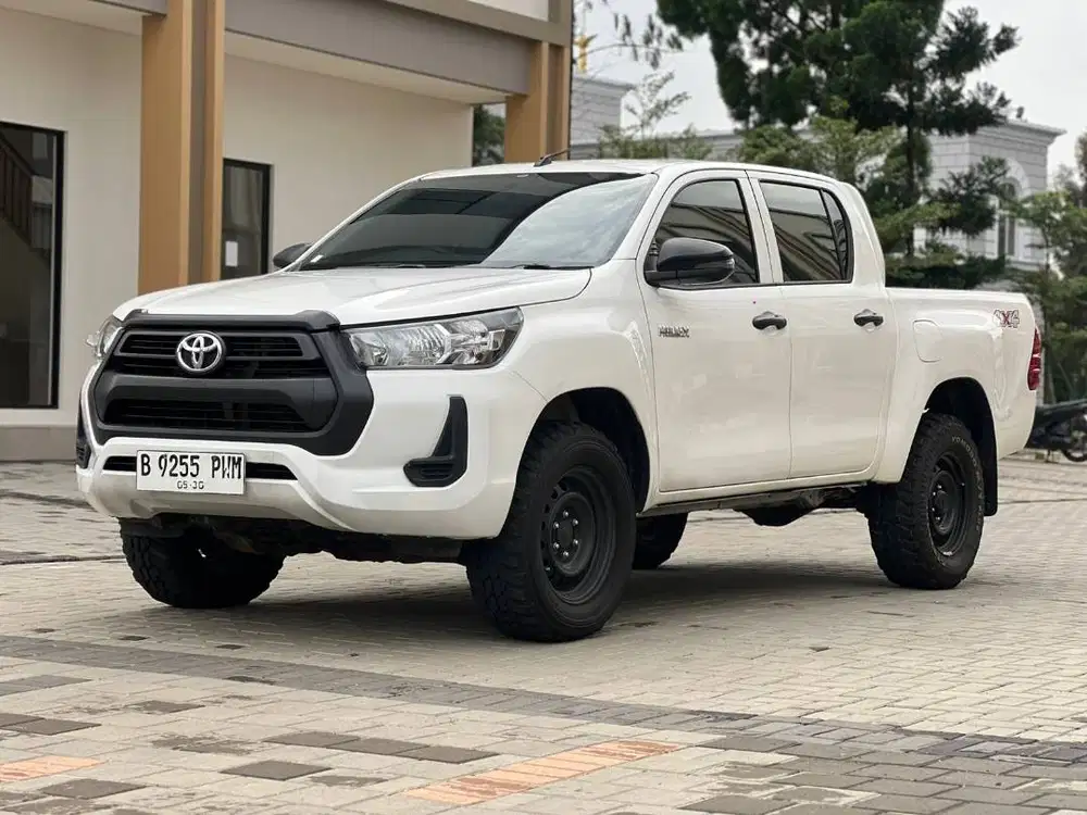 Toyota Hilux Double Cabin 2.4 E MT Low KM Mulus Terawat Siap Pakai
