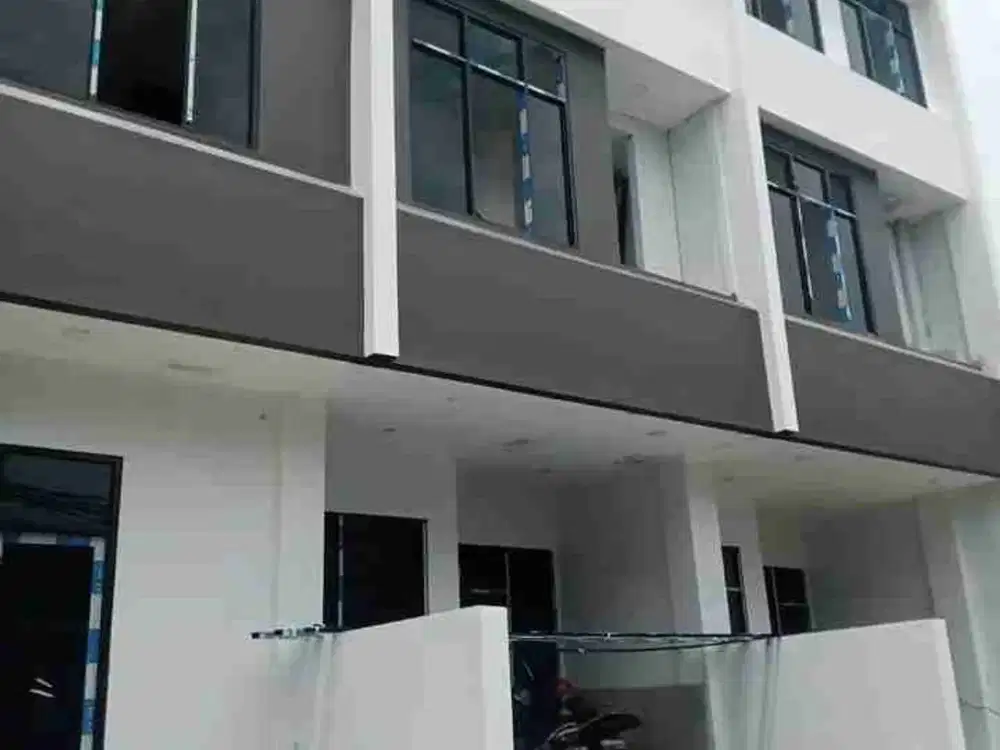 di jual rumah / ruko 3 lantai di jalan kran V kemayoran jakarta pusat