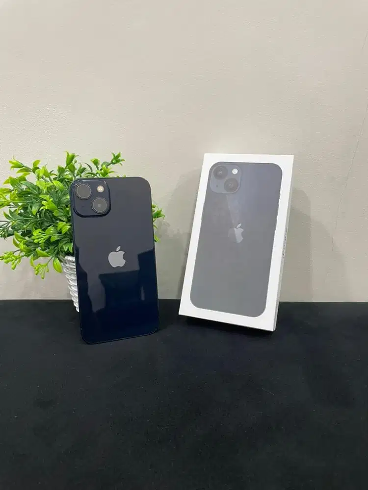 IPhone 13 128GB Midnight lengkap Fullset Bh 100% Siny Permanent