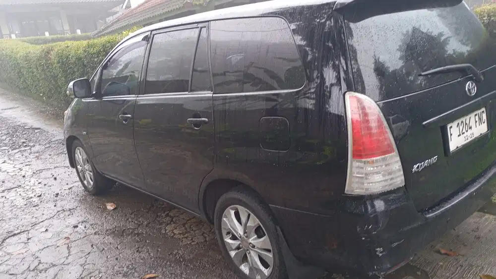 Toyota Kijang Innova 2009 manyal Bensin