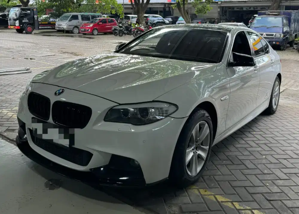 BMW F10 528i Luxury 2014