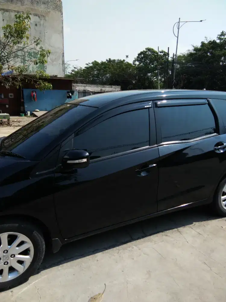 Kaca film mobil dan gedung