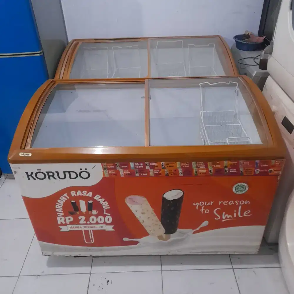 Freezer Sleding Kaca 300 Liter