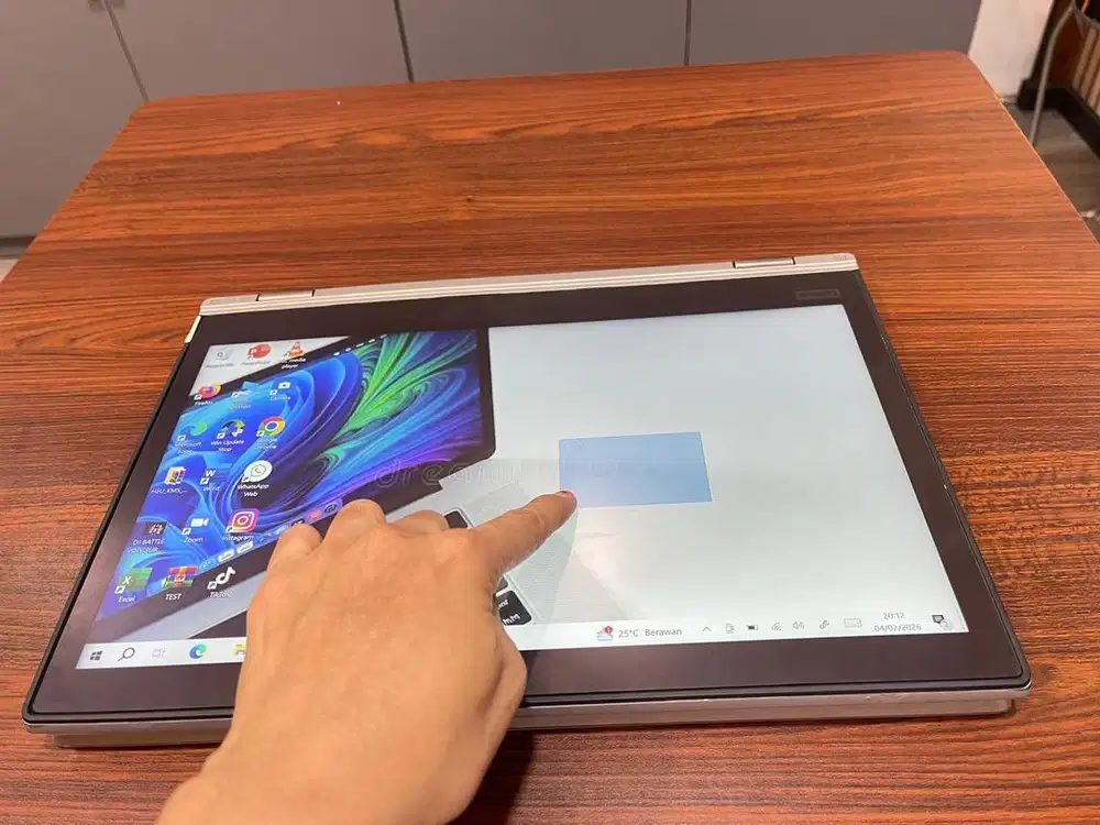 Lenovo thinkpad core i3 yoga layar lipat layar sentuh