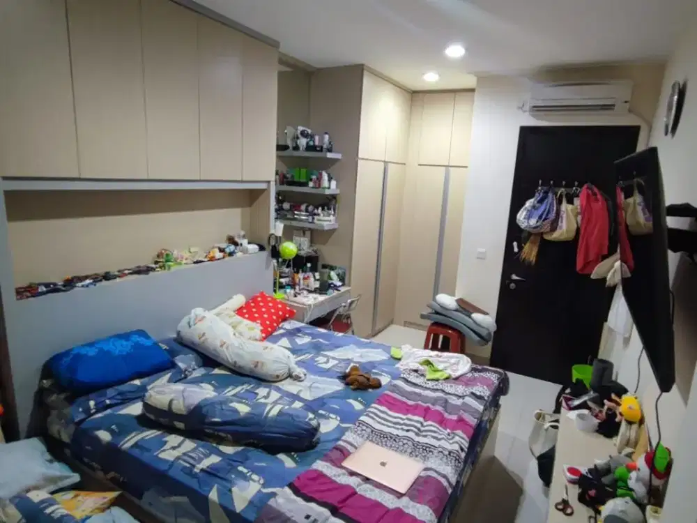 Di Jual Over Sewa Rumah Green Village Ukuran 6 x 10,5, Cipondoh