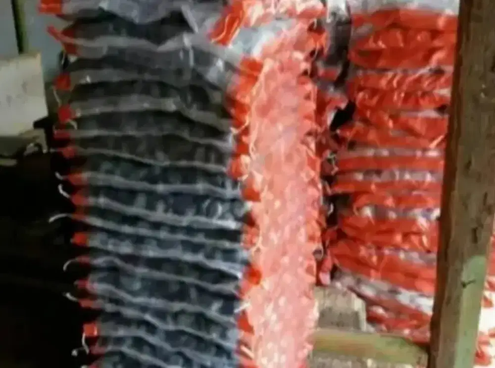 Jual batu koral hitam berat 10kg perkarung order