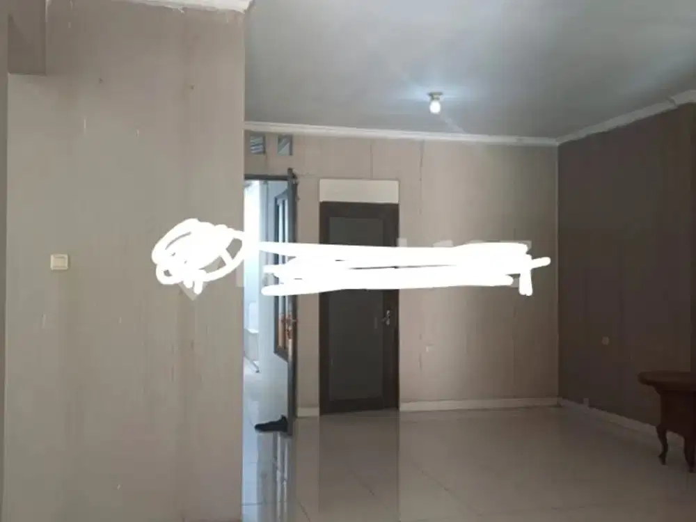 Rumah didalam Cluster di Legenda Wisata. Bebas banjir, udara segar dan nyaman