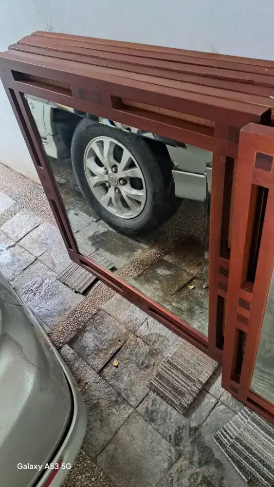Cermin / mirror eks apartemen