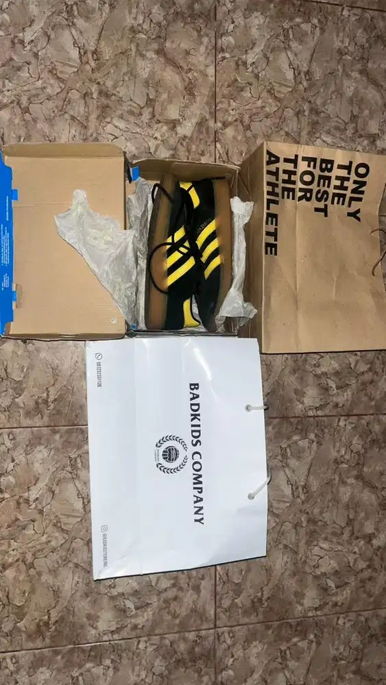 Sepatu adidas spezial