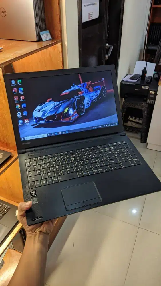 Toshiba Satellite R35/M i5-4210 | RAM 8GB | SSD 128GB | Layar Besar 15
