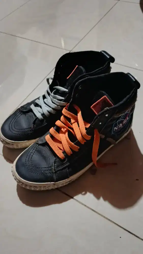 vans sk8 hi x Nasa