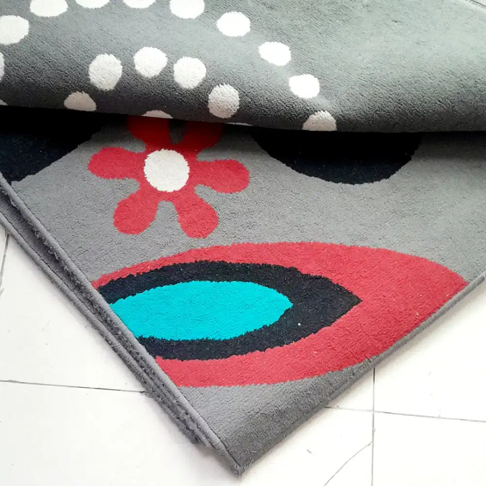 Permadani karpet size jumbo motif. Size 312 x 210cm. Second oke. Murah