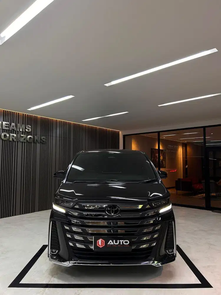 Toyota Vellfire VIP 2.5 HEV Hybrid 2025 Hitam Km9rb  Nik 2024 F1049ABN