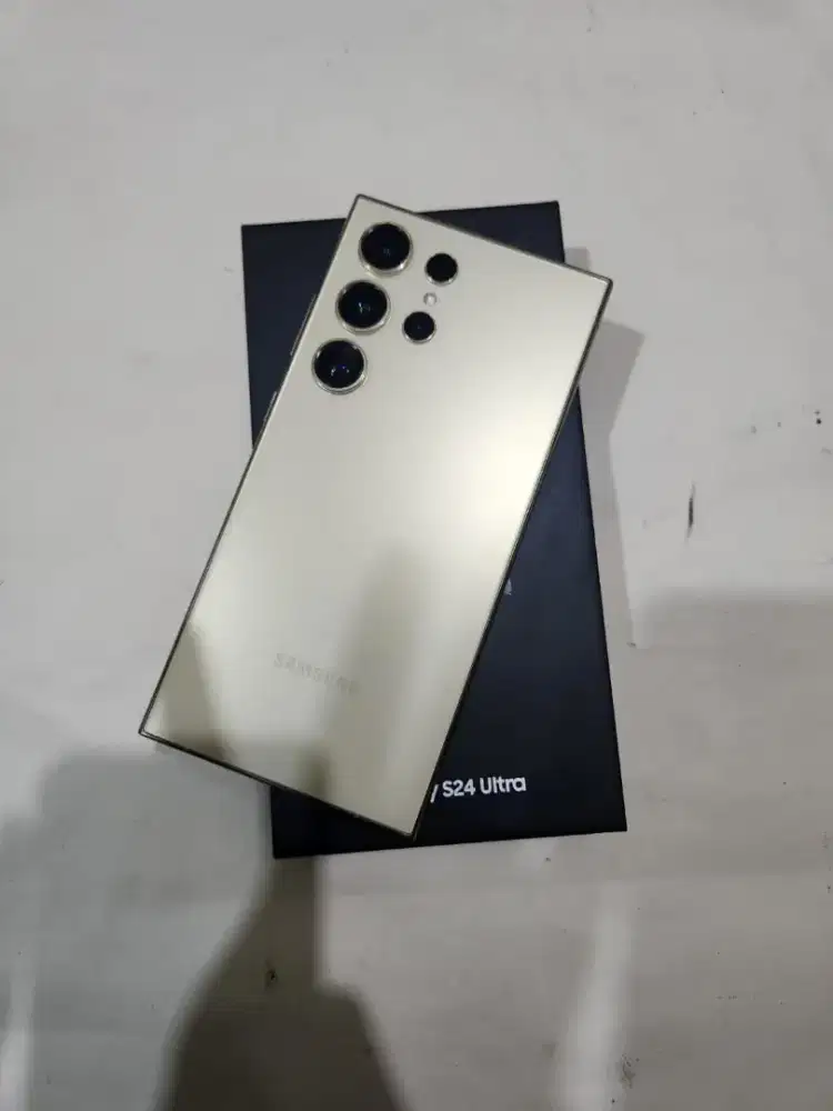 Samsung S24 ultra 12/256