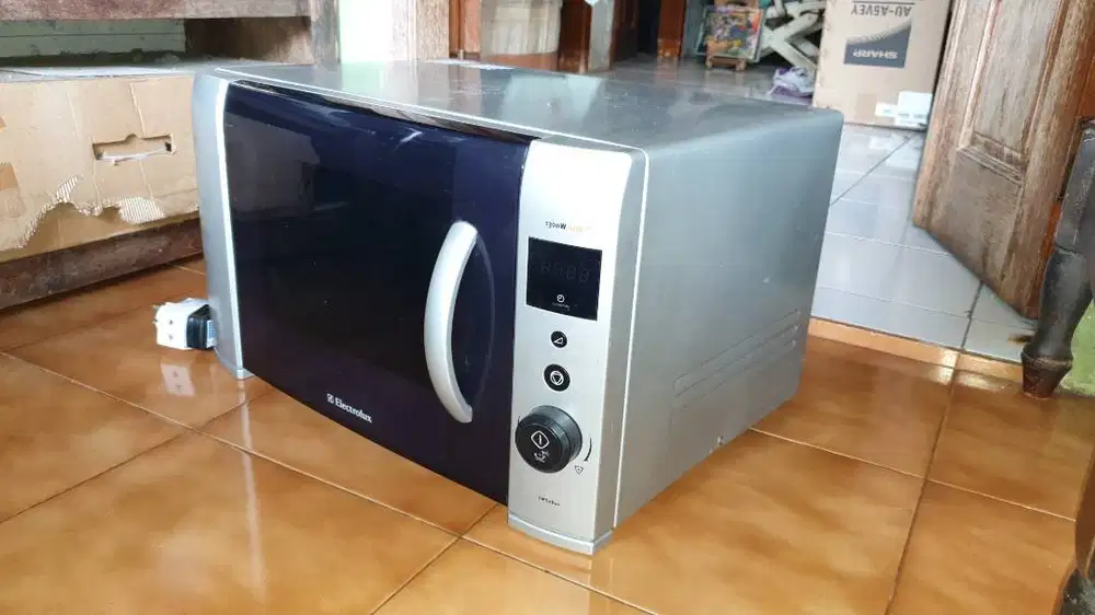microwave Electrolux EMS2840S