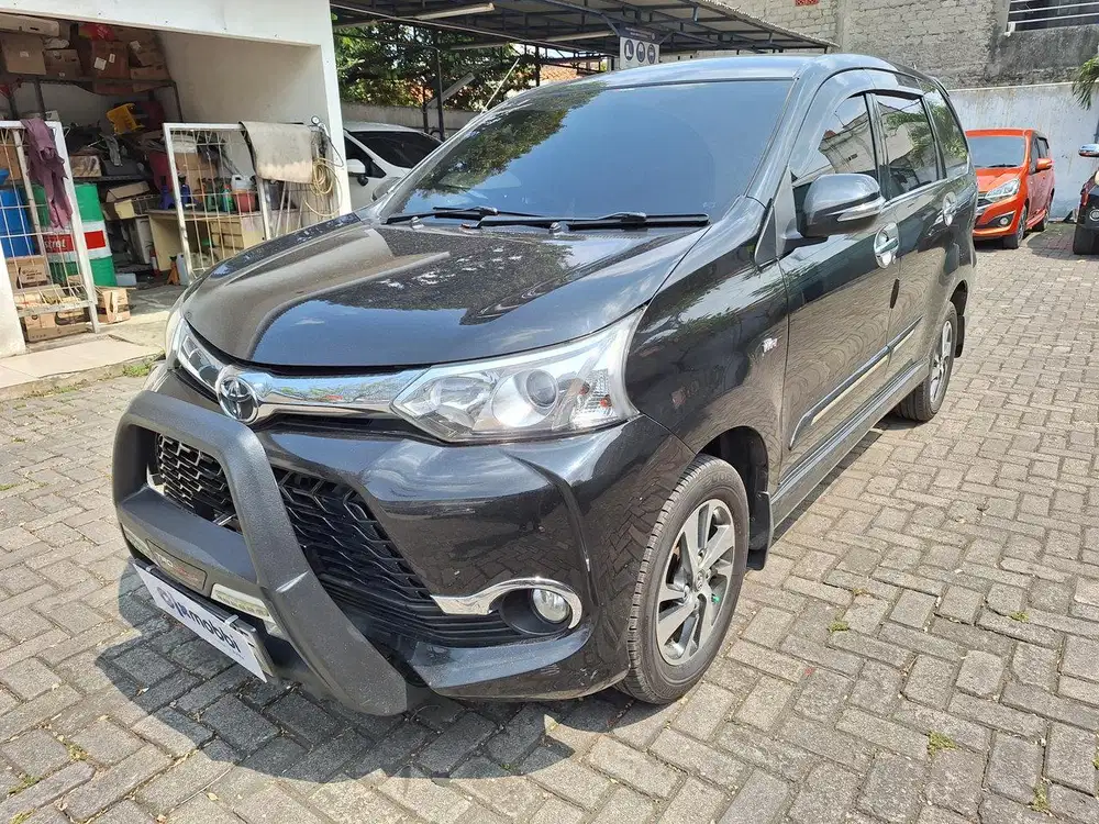 DP 1 JUTA Toyota Avanza 1.5 Veloz Bensin-AT 2018 KKW