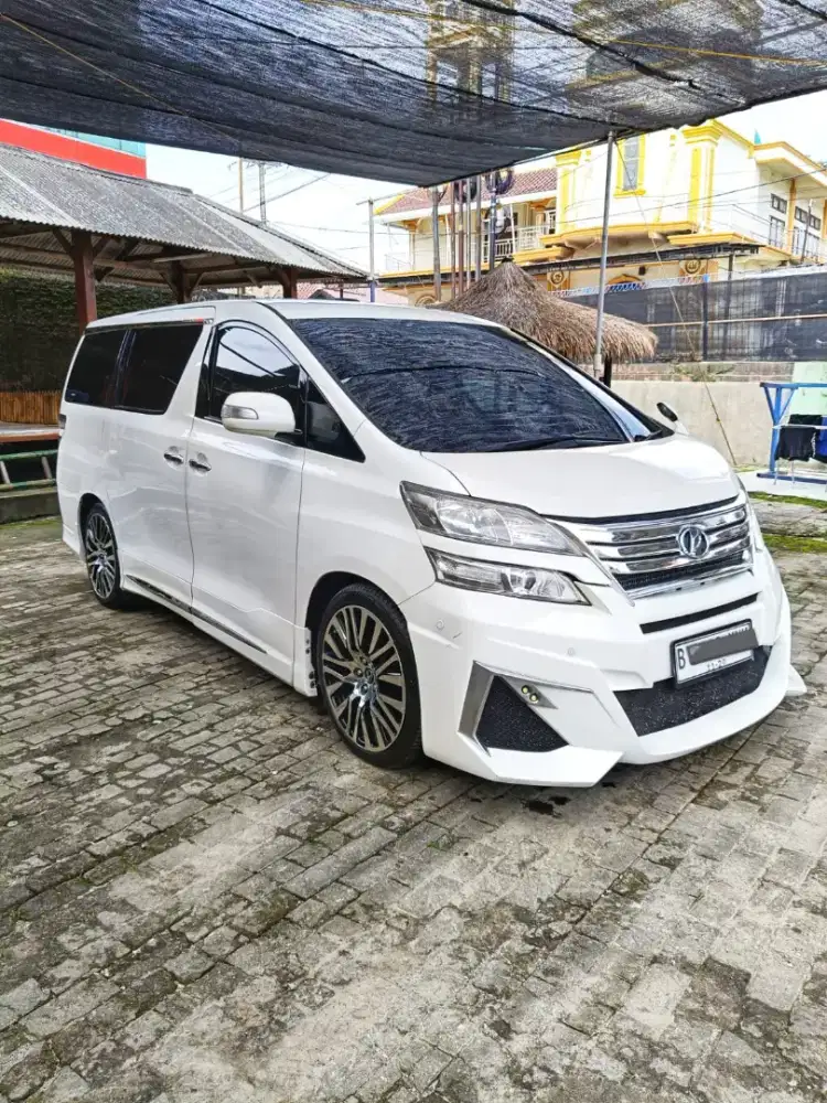 VELLFIRE 2.4V AT PREMIUM SOUND 2010