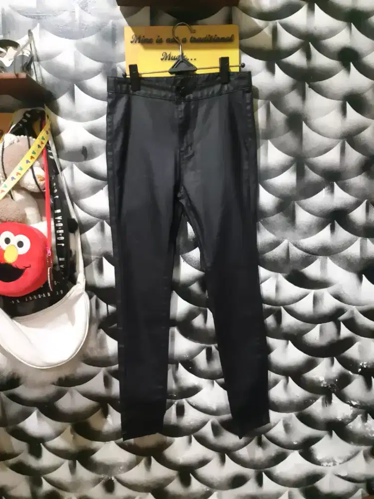 Enterprise celana kulit konser/pesta preloved tjap karoeng