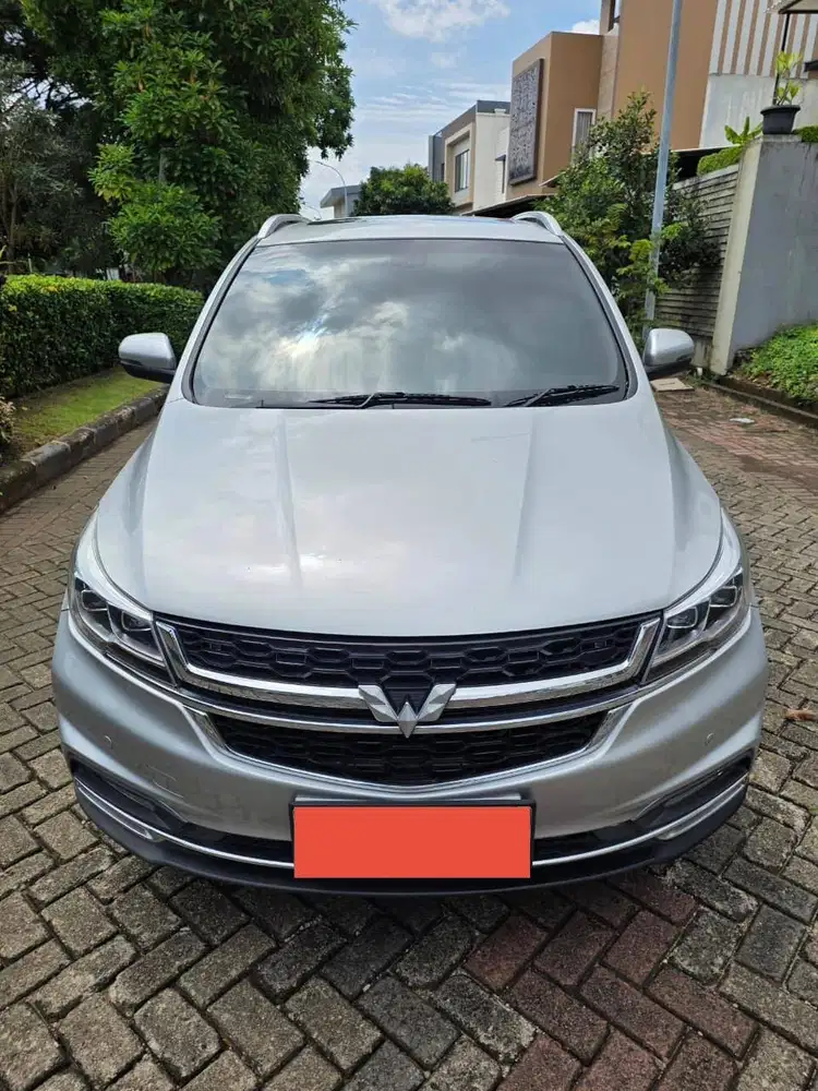 Wuling Cortez Silver 1.5T Lux+ 2020 CVT (3 seater, no captain seat)