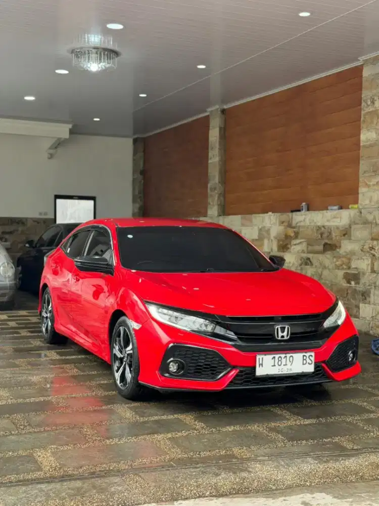 HONDA CIVIC 2018 E HATCHBACK AT Km70