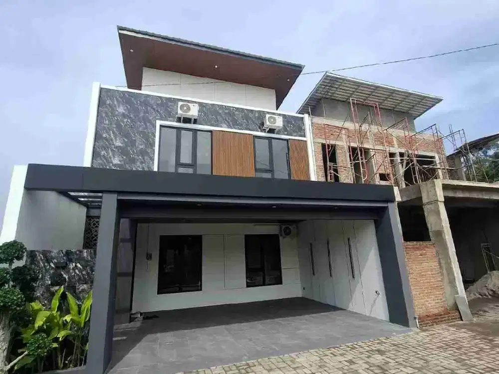 DIJUAL RUMAH MEWAH DALAM PERUM UTARA STADION MAGUWOHARJO