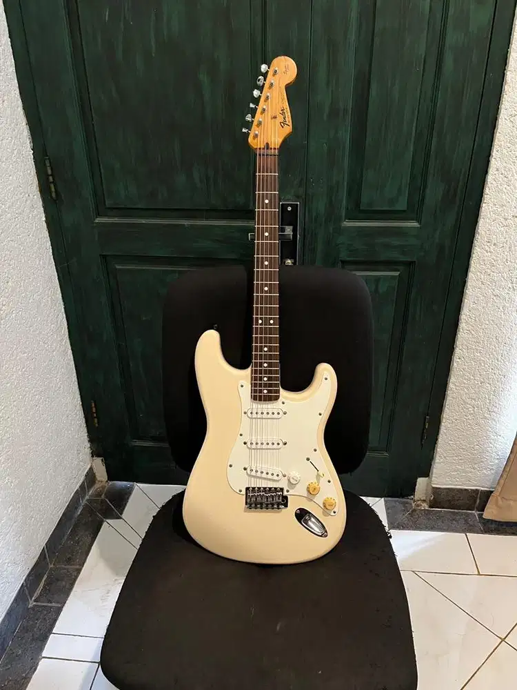Gitar fender mexico squier series tahun 1994