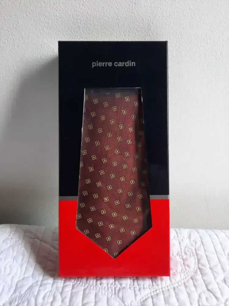 Dasi Pierre Cardin