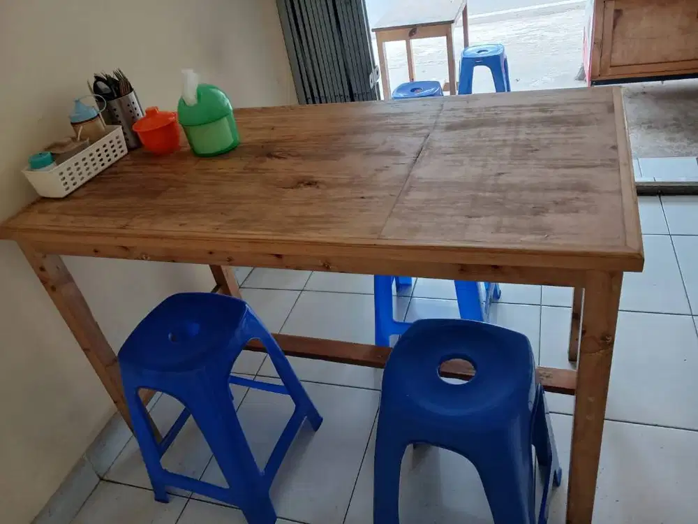 Jual Cepat !! Meja dan Kursi  bekas Murah